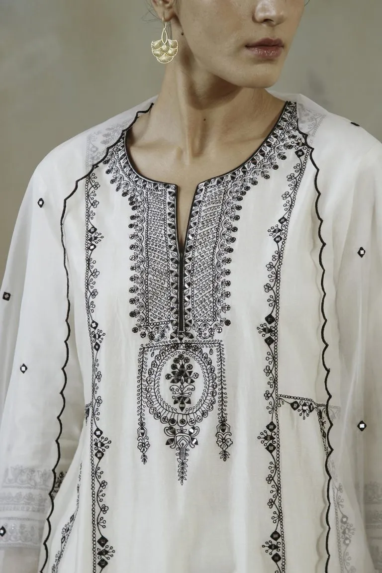 Ivory Kalidaar Embroidered Kurta Set