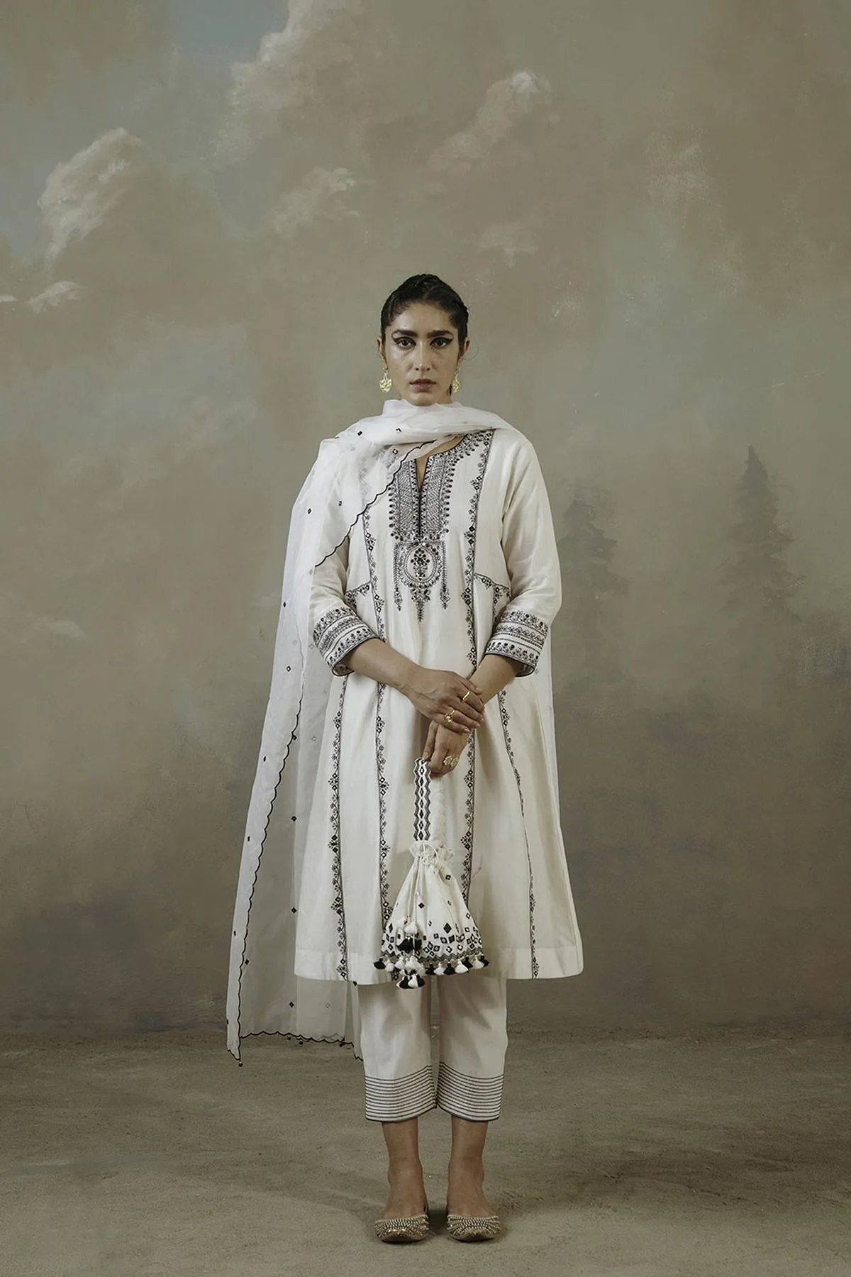 Ivory Kalidaar Embroidered Kurta Set