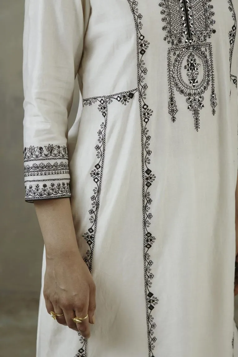 Ivory Kalidaar Embroidered Kurta Set