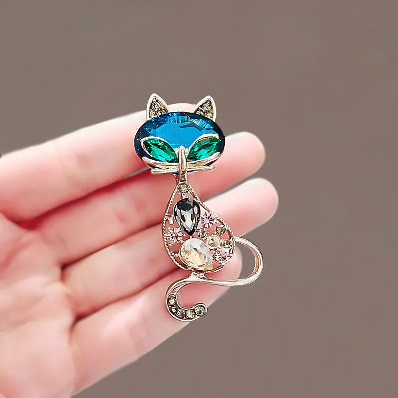 Women's Teal Eyes Fox Brooch